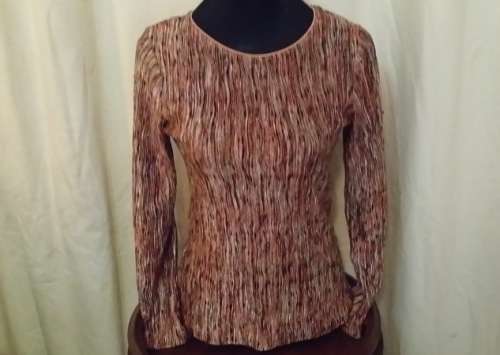 A WOOLWORTHS LADIES LONG SLEEVE TOP