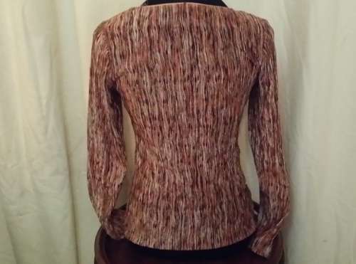 A WOOLWORTHS LADIES LONG SLEEVE TOP