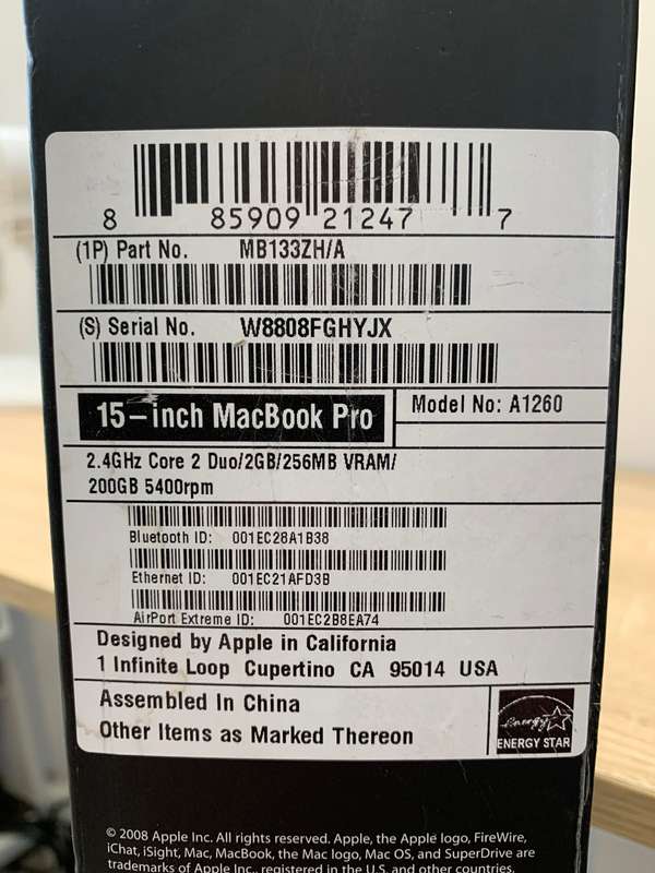 APPLE MAC BOOK PRO EARLY 2008 IN ORIGINAL BOX