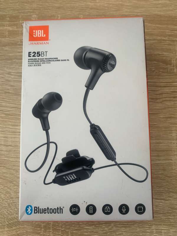 JBL Bluetooth Ear phones E25BT
