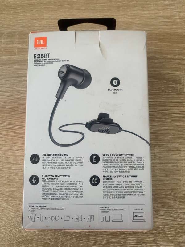 JBL Bluetooth Ear phones E25BT