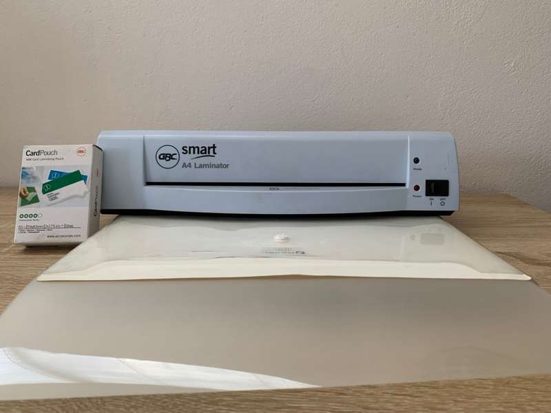 GBC A4 LAMINATOR | INCLUDES 35 A4 LAMINATOR SHEETS ** EXCELLENT CONDITION**