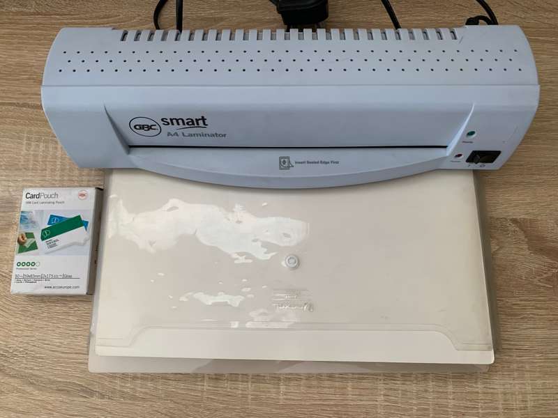 GBC A4 LAMINATOR | INCLUDES 35 A4 LAMINATOR SHEETS ** EXCELLENT CONDITION**