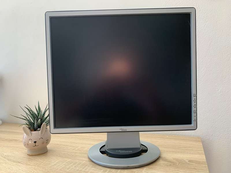 FUJITSU SIEMENS SCALEOVIEW T19-2 19` LCD TFT DISPLAY