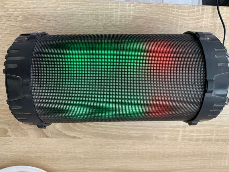 SHOX SUPERNOVA PORTABLE SPEAKER