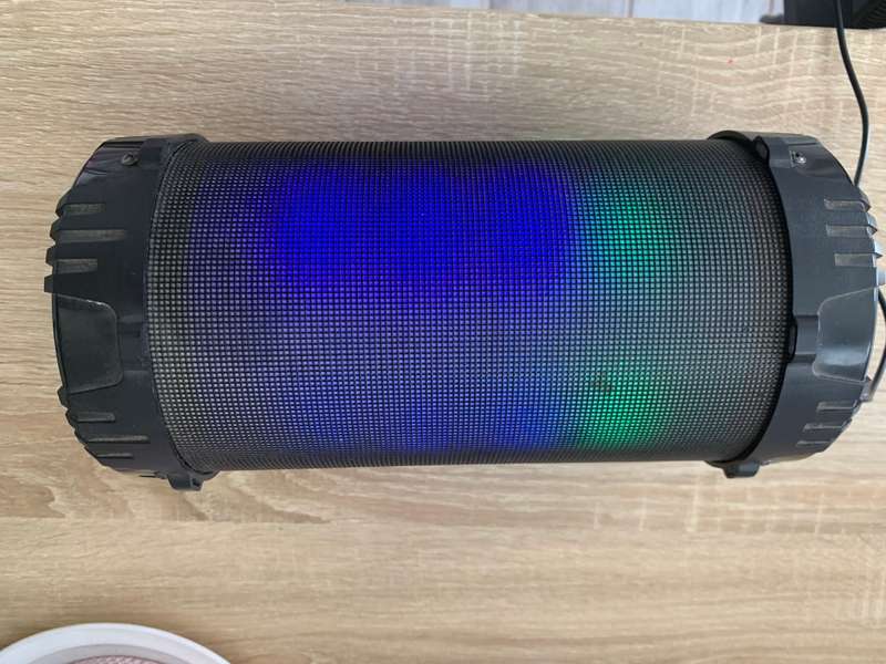 SHOX SUPERNOVA PORTABLE SPEAKER