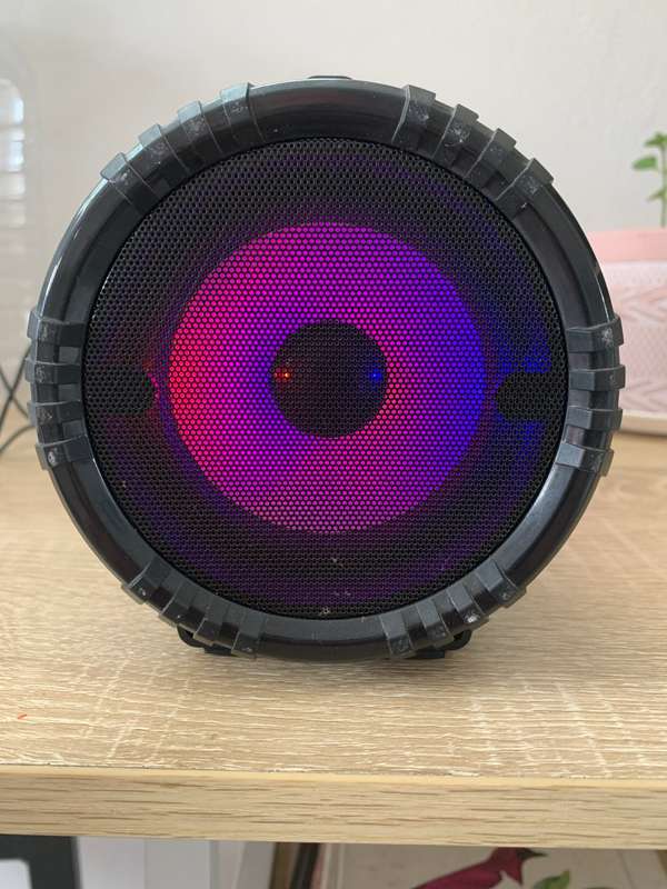 SHOX SUPERNOVA PORTABLE SPEAKER