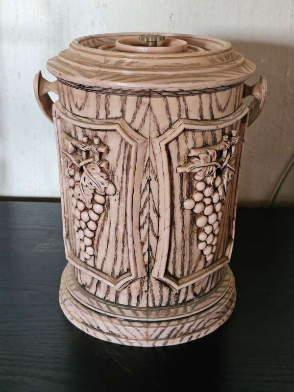 Ice bucket