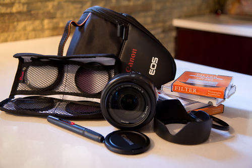 Canon 18-135mm IS F/3.5-5.6 EF-S  with Extras