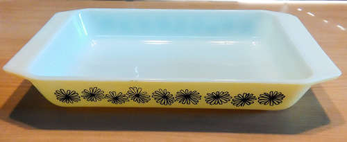 Vintage milk glass pyrex tableware