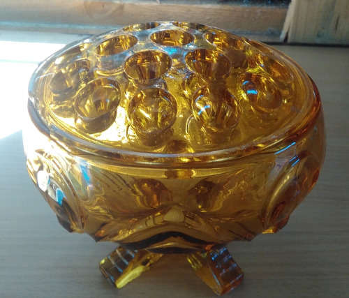 Art deco depression glass rose bowl
