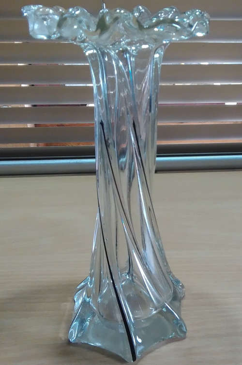 Murano style ruffled piecrust rim vase