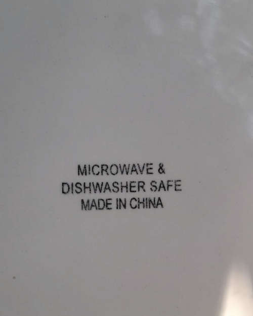 Dinner plates (8) + 2 servers