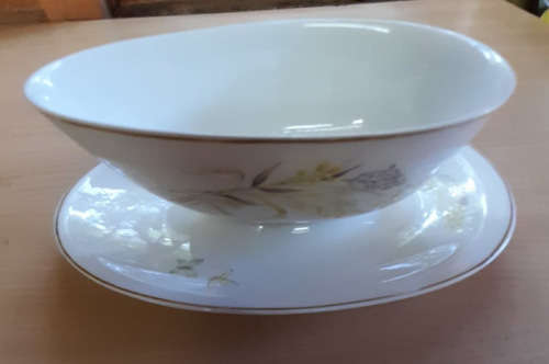 Gouda sauce boat