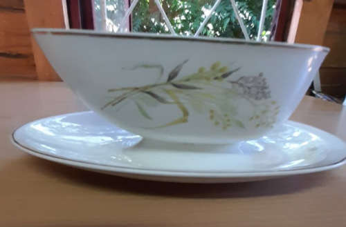 Gouda sauce boat