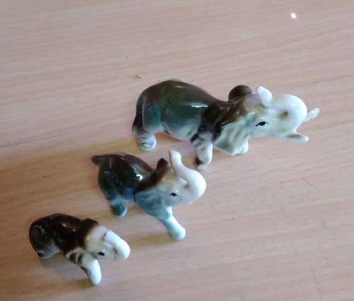 Small elephant set