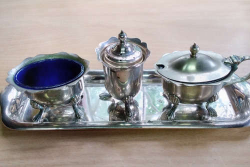 Angora ware condiment set
