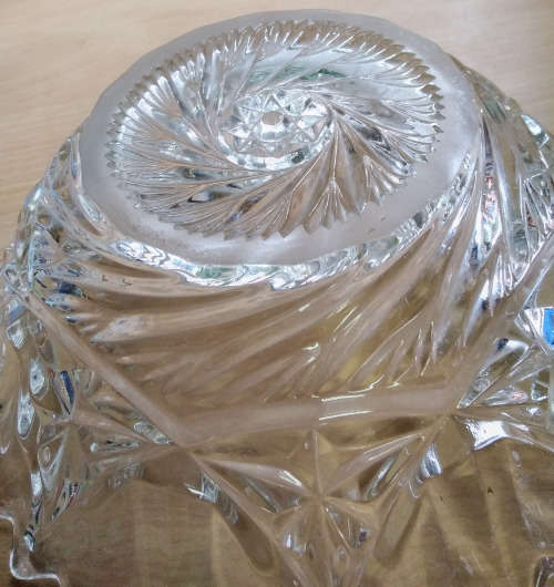 Glass bowl