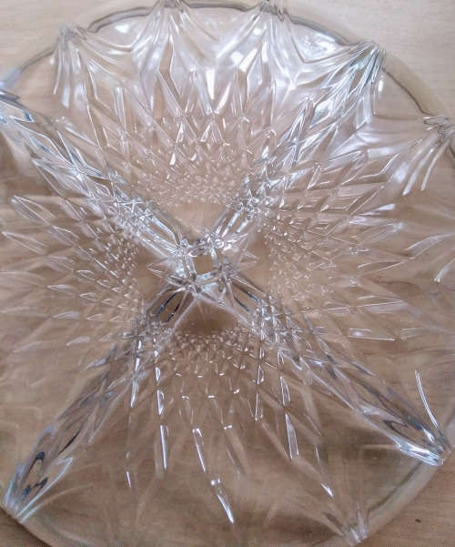 Glass serving dish