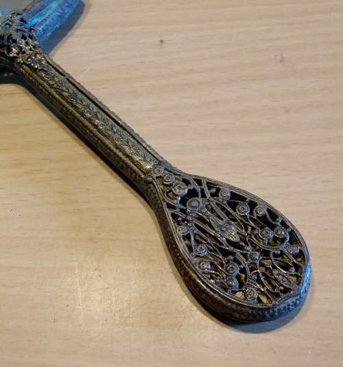 Hand mirror