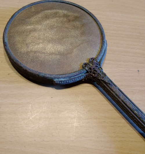 Hand mirror