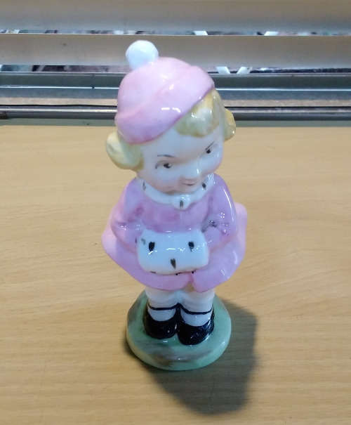 Poppet figurine by Artone