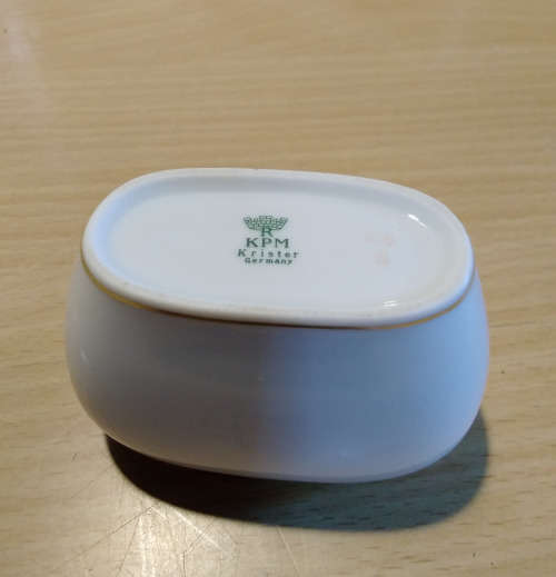 Small KPM Kristen bud vase