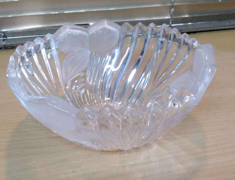Glass bowl