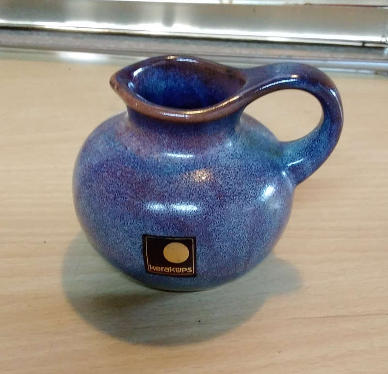 Small Kerakups jug