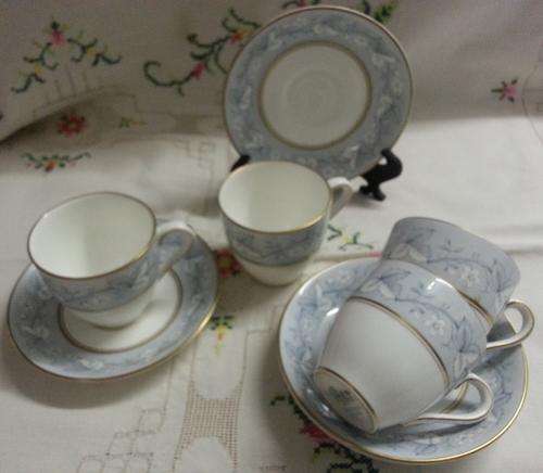 Royal Doulton - Queensbury 4 Demitasse coffee cups