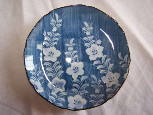 SMALL IMARI PLATE