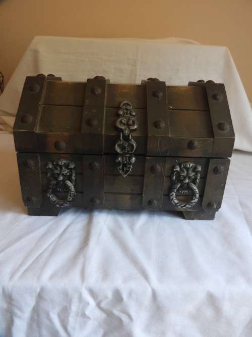 TREASURE CHEST
