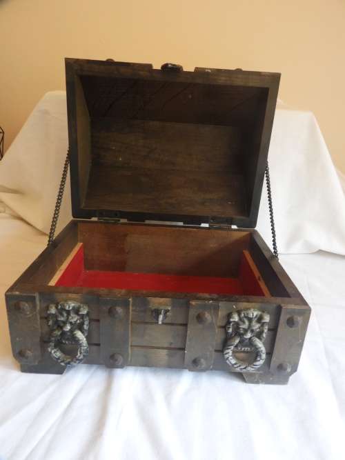 TREASURE CHEST