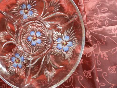 4 DIVISION SNACK BOWL WITH BLUE FLOWERS