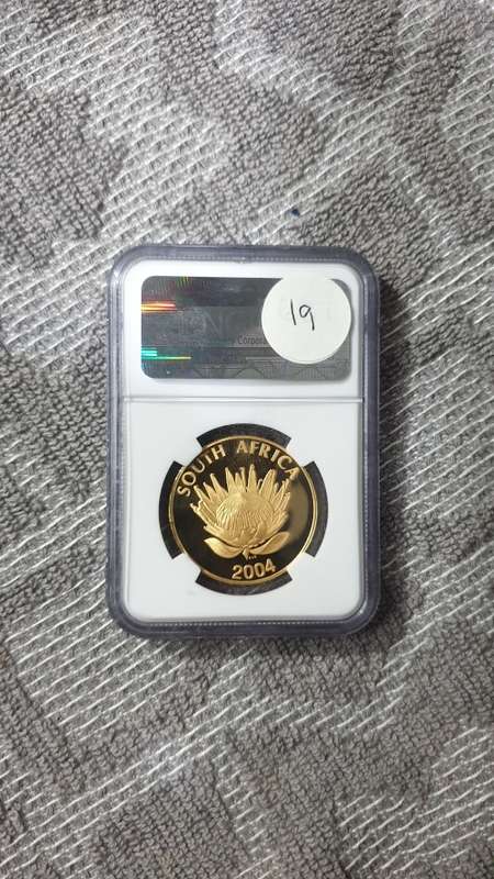 2004 DEMOCRACY 1 OZ GOLD GRADED PF69 ULTRA CAMEO