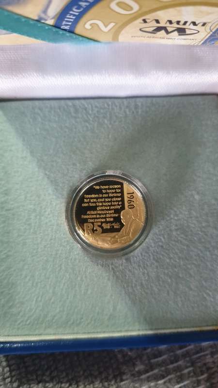 2005 ALBERT LUTHULI PROOF GOLD 1/10 OZ WITH CERT222 MINTAGE ONLY 1000