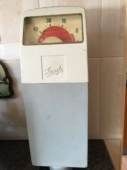 GERMAN "KIENZLE" PARKING METER ON STAND - CARLTONVILLE JHBG - WORKING WITH COINS