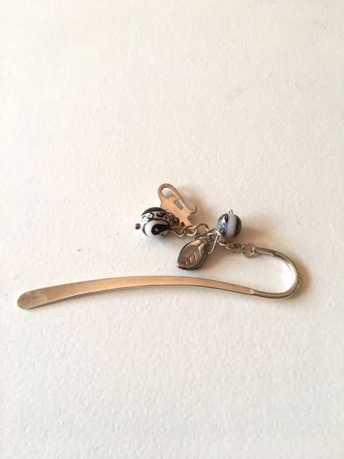 SILVER 925 WITH MAKERS MARK - BOOK MARK WITH GLASS EYE BALLS, CROCODILE & LEAF