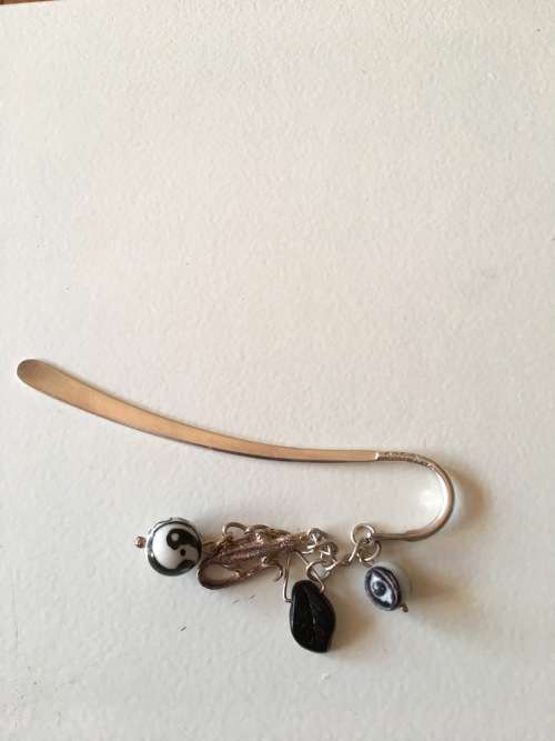 SILVER 925 WITH MAKERS MARK - BOOK MARK WITH GLASS EYE BALLS, CROCODILE & LEAF