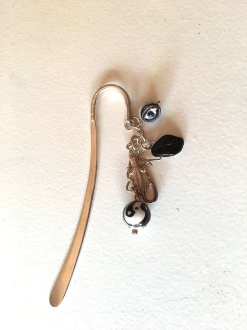 SILVER 925 WITH MAKERS MARK - BOOK MARK WITH GLASS EYE BALLS, CROCODILE & LEAF