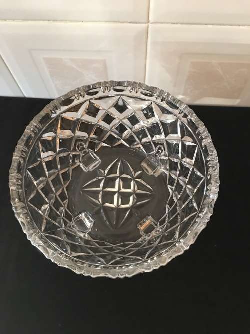 ANTIQUE CRYSTAL DEEP CUT CIRCULAR BOWL WITH 4 X FEET - LARGE