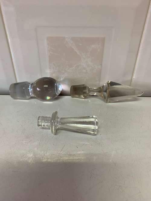 CRYSTAL DECANTER STOPPERS X 3