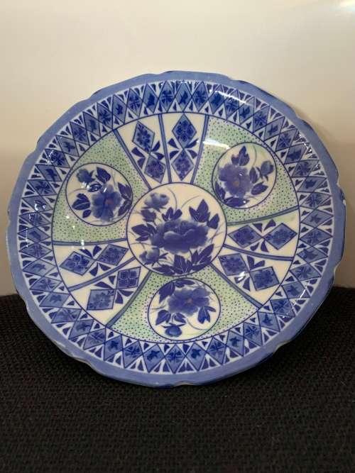 CHINESE POST 1920s BLUE AND WHITE FLOWER PATTERN BOWL STAMPED