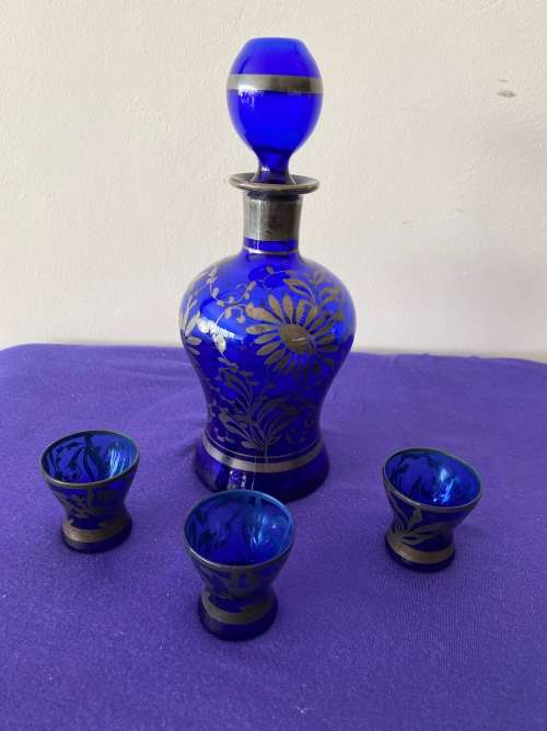 ITALIAN COBALT BLUE SILVER OVERLAY DECANTER WITH 3 x SHOT GLASSES