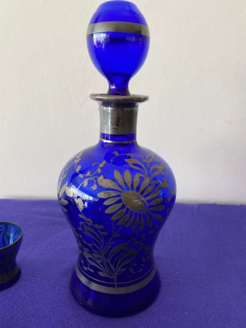 ITALIAN COBALT BLUE SILVER OVERLAY DECANTER WITH 3 x SHOT GLASSES