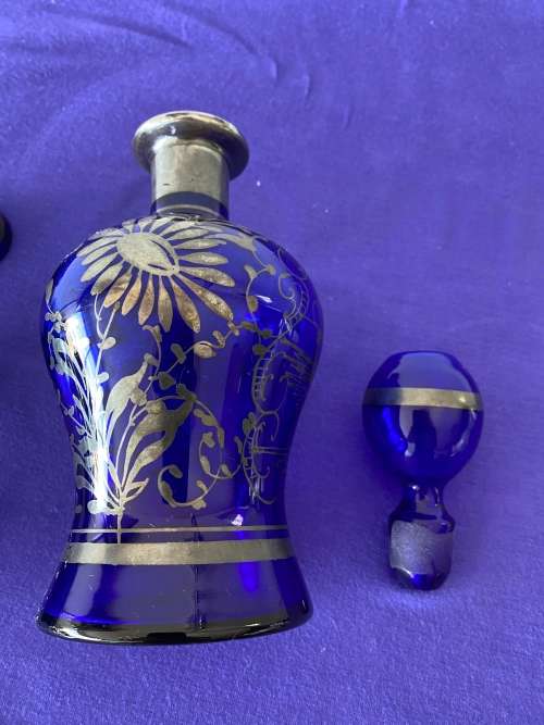 ITALIAN COBALT BLUE SILVER OVERLAY DECANTER WITH 3 x SHOT GLASSES