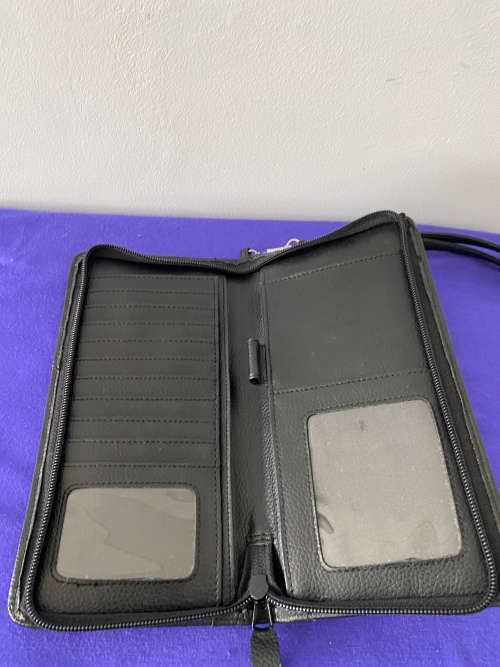 GENUINE BLACK LEATHER STAMPED GENTS HAND CLUTCH WALLET