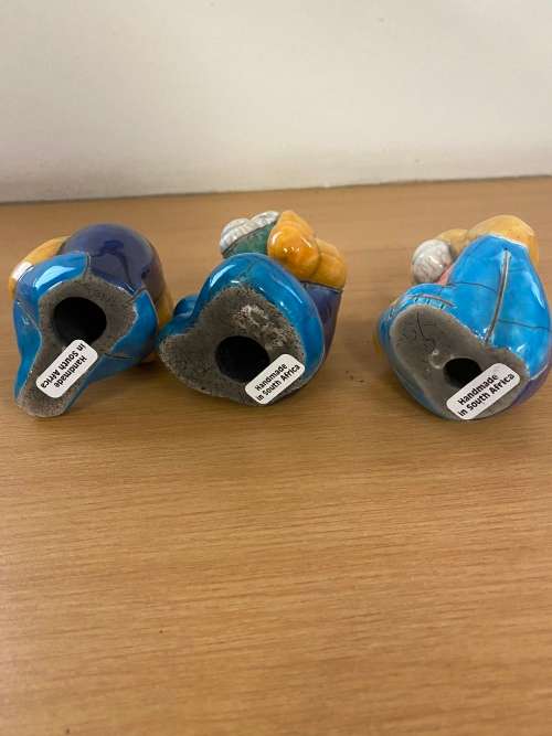 RAKU SOUTH AFRICAN SIGNED POTTERY GLAZED SEE HEAR SPEAK NO EVIL MONKEYS