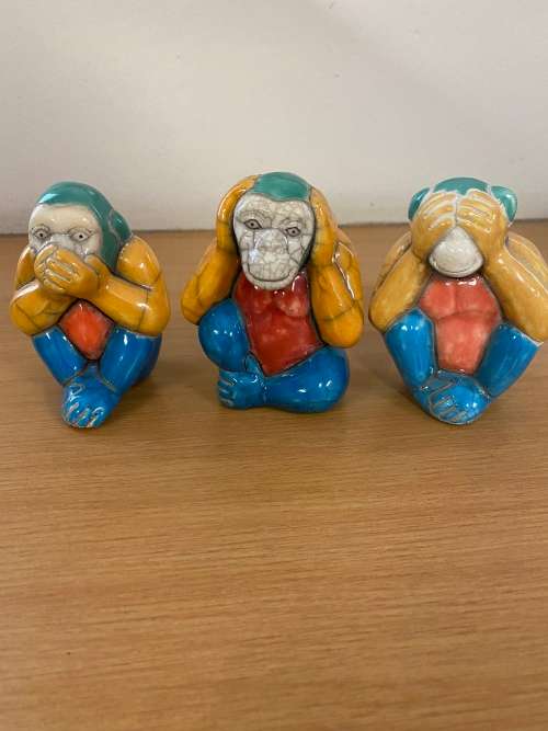 RAKU SOUTH AFRICAN SIGNED POTTERY GLAZED SEE HEAR SPEAK NO EVIL MONKEYS