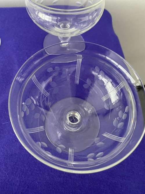 CRYSTAL GRAPE PATTERN SET OF 6 x GLASSES WITH CUPS